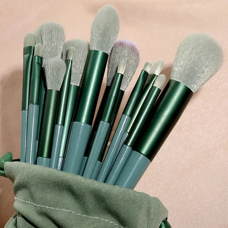 Professional Makeup Brush Set – Multiple Piece Counts & Colors